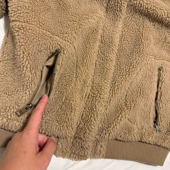 Levi's 168056 Womens Plush Sherpa Bomber Jacket - Picture 3 of 13